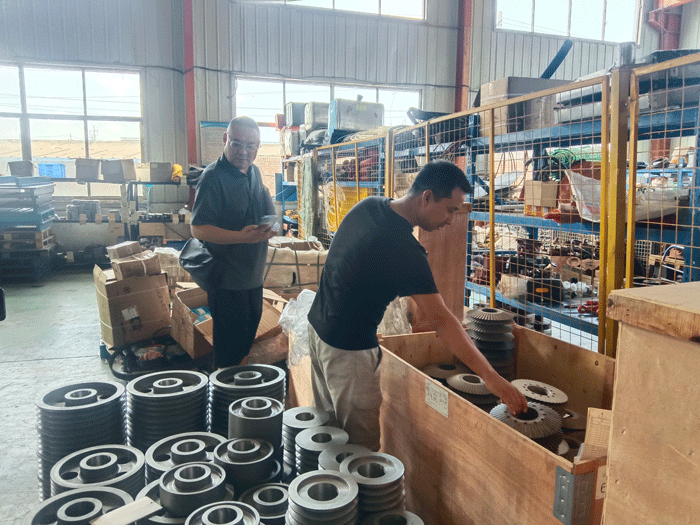 ہماری کمپنی کا دورہ کرنے اور مشینیں آرڈر کرنے کے لیے غیر ملکی دوستوں کو خوش آمدید!